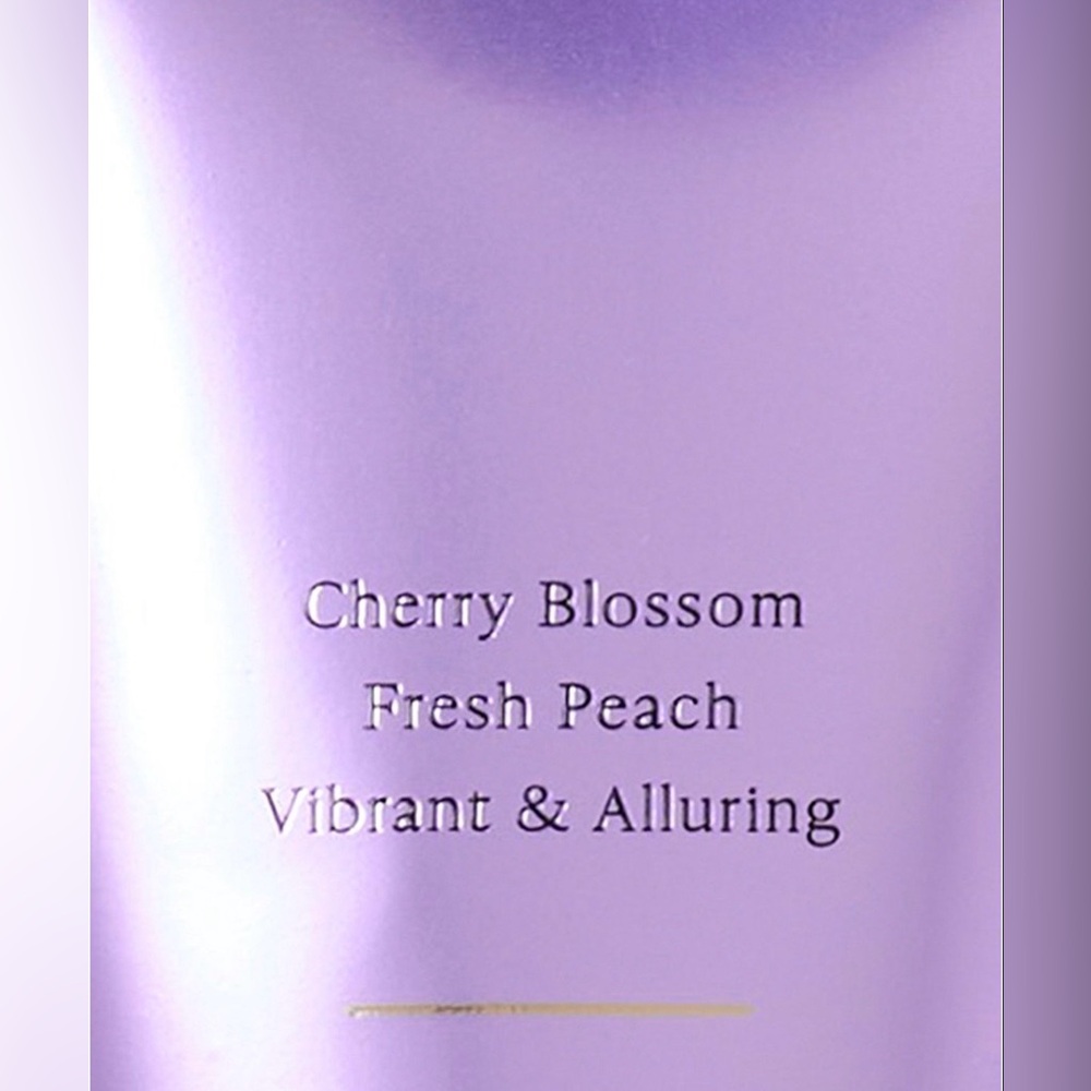 Victoria's Secret Lavender Purple Love Spell Body Lotion - Picture 3 of 4